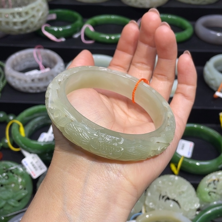 和田玉手镯59圈口 编号94未镶嵌