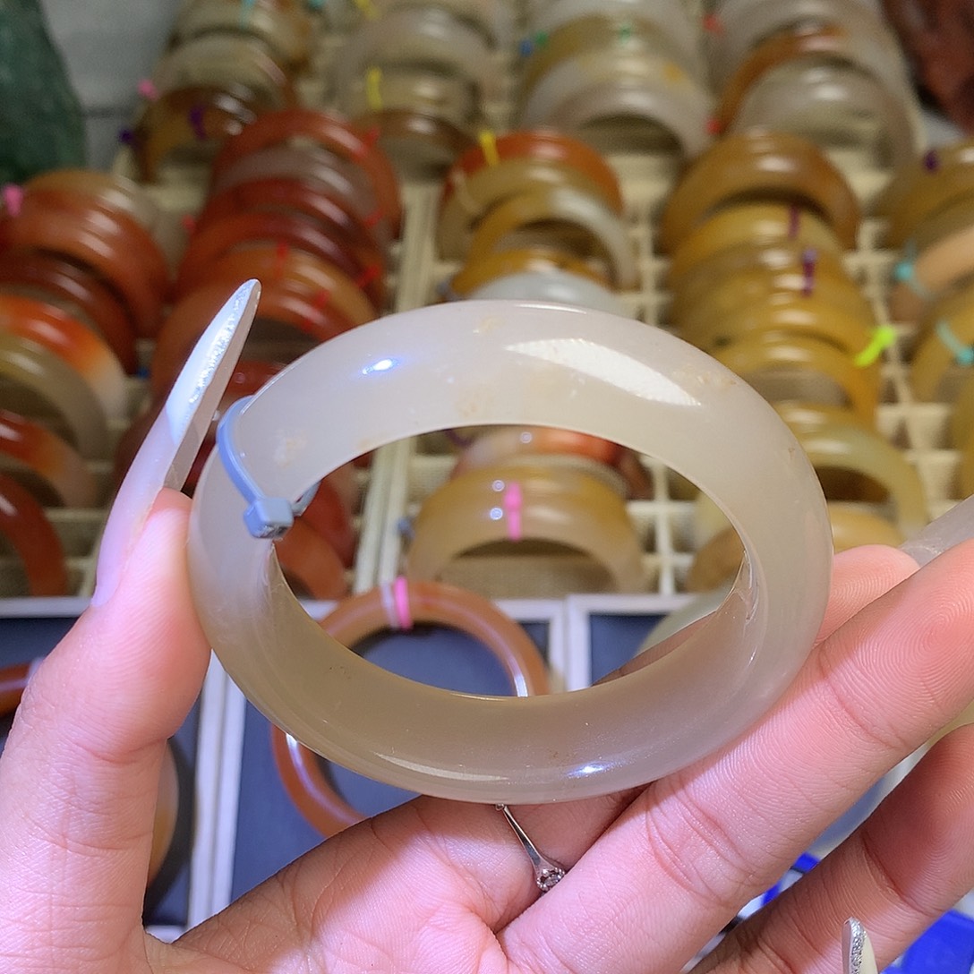 石英质玉（黄龙玉）未镶嵌手镯