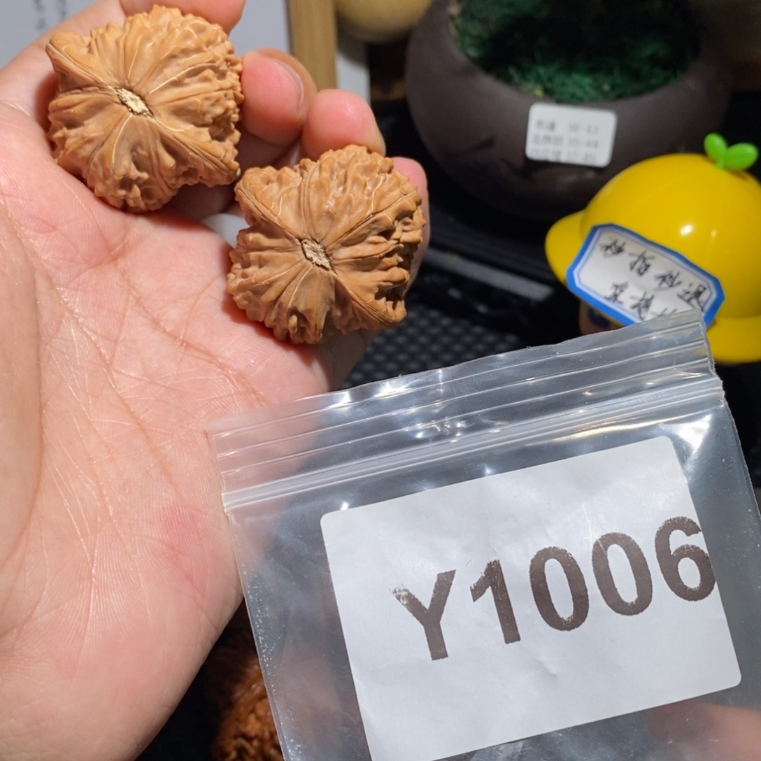 文玩核桃把件哈***࿦磨盘