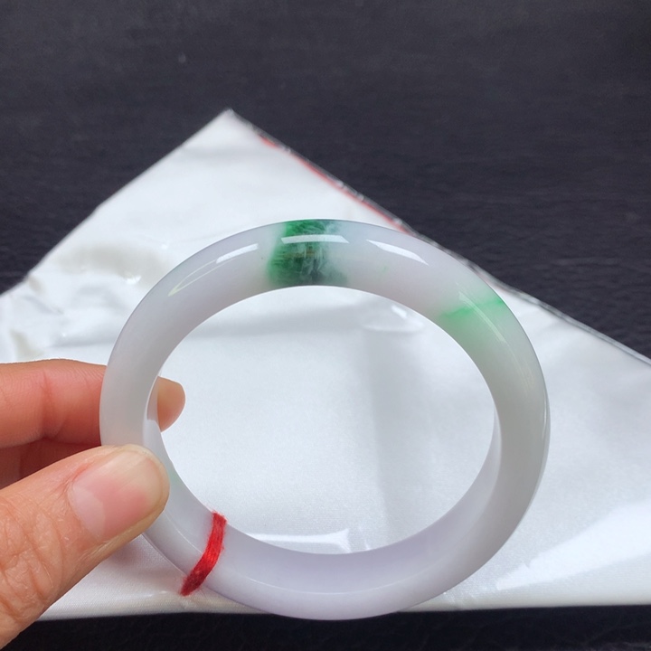 翡翠手镯未镶嵌58圈