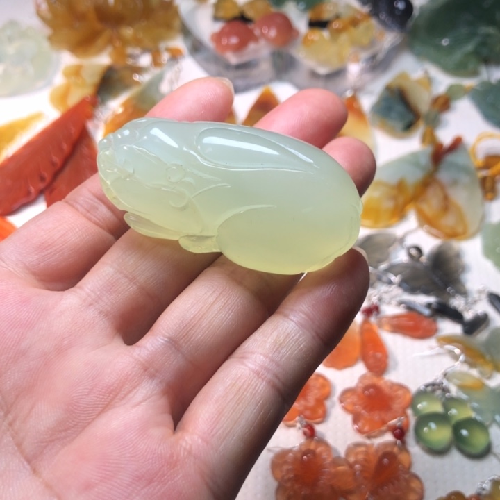 未镶嵌蛇纹石玉耳钉