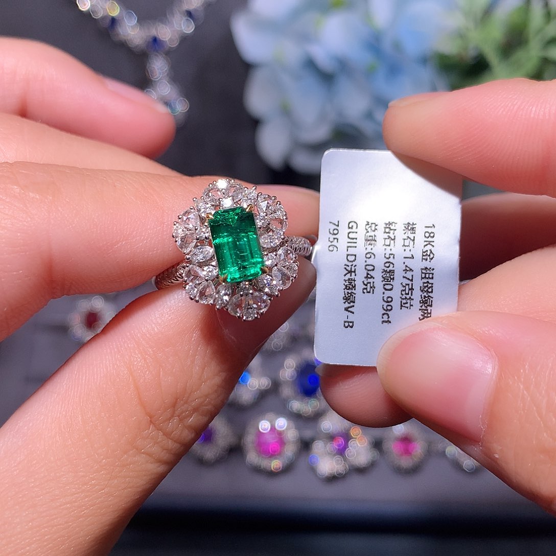 戒指18K金镶嵌祖母绿