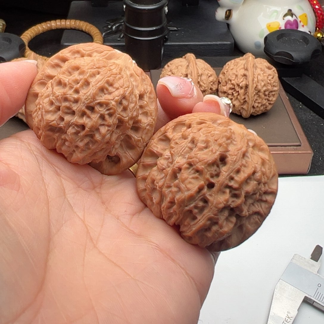 文玩核桃把件血麒麟42