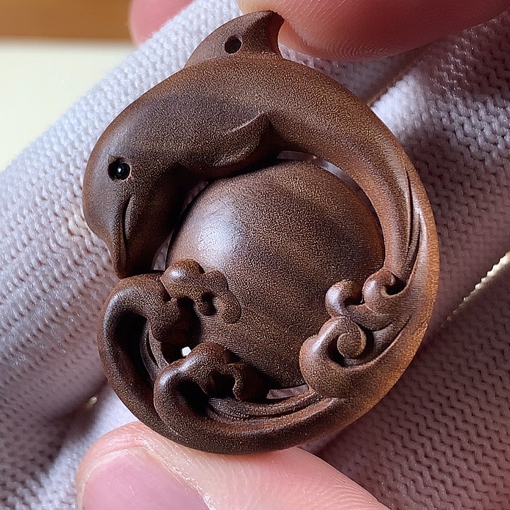 吊坠檀香木横纹海豚自由与爱吊坠