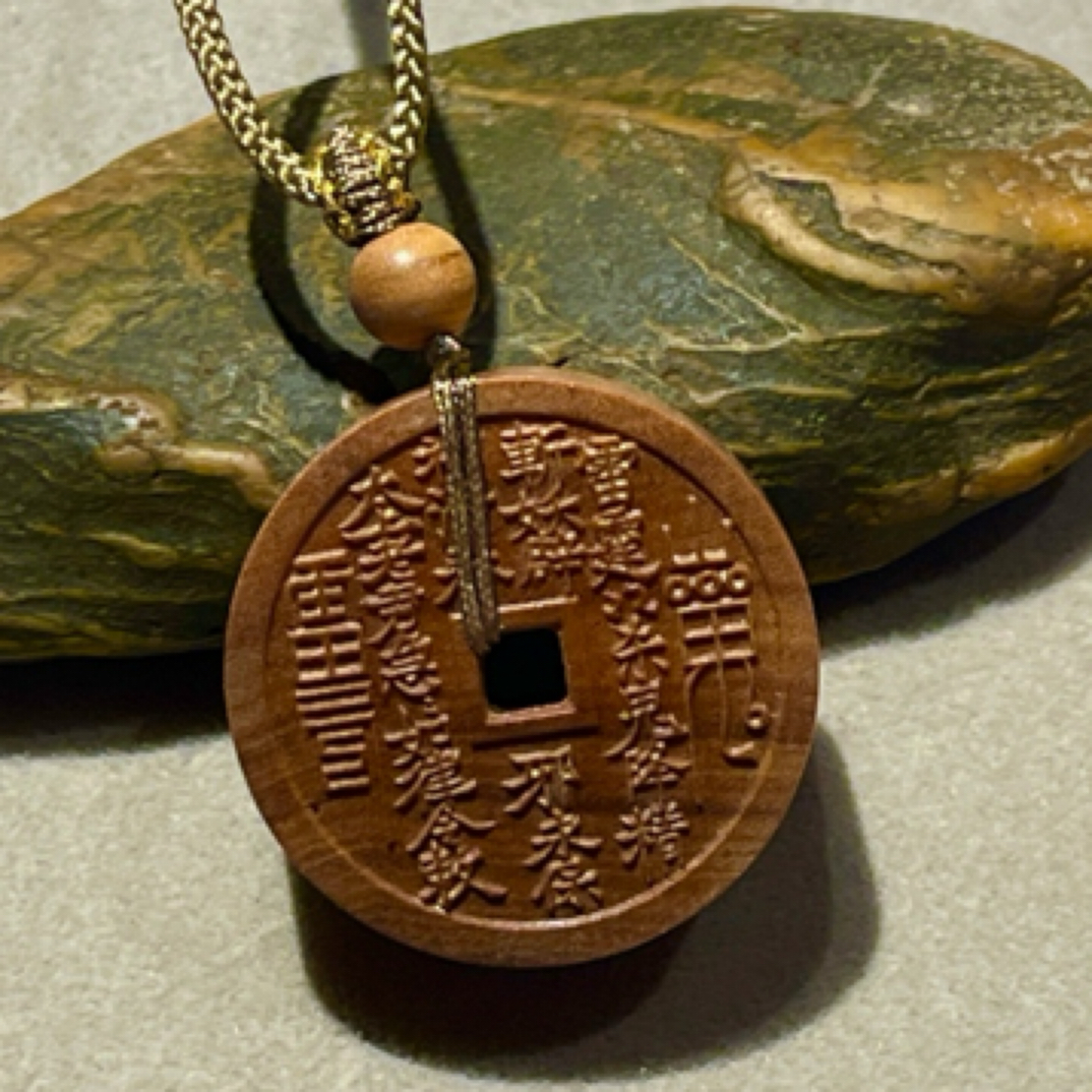 印度正区老山檀精雕吊坠【shangui】编绳款