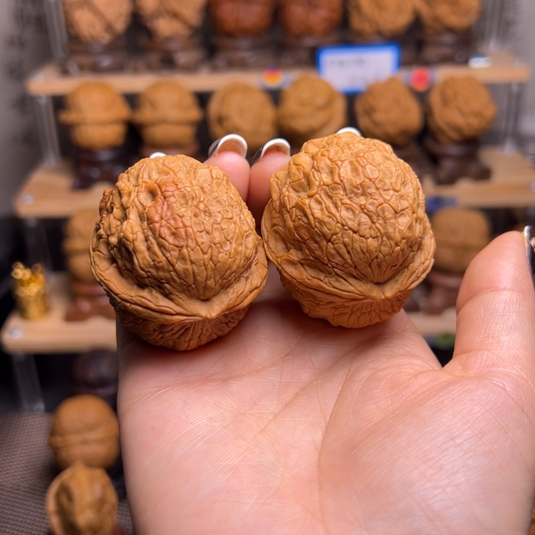 把件桃核金丝绣球H14、44……