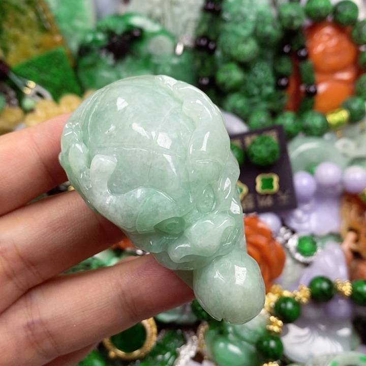 翡翠未镶嵌吊坠(赠链)