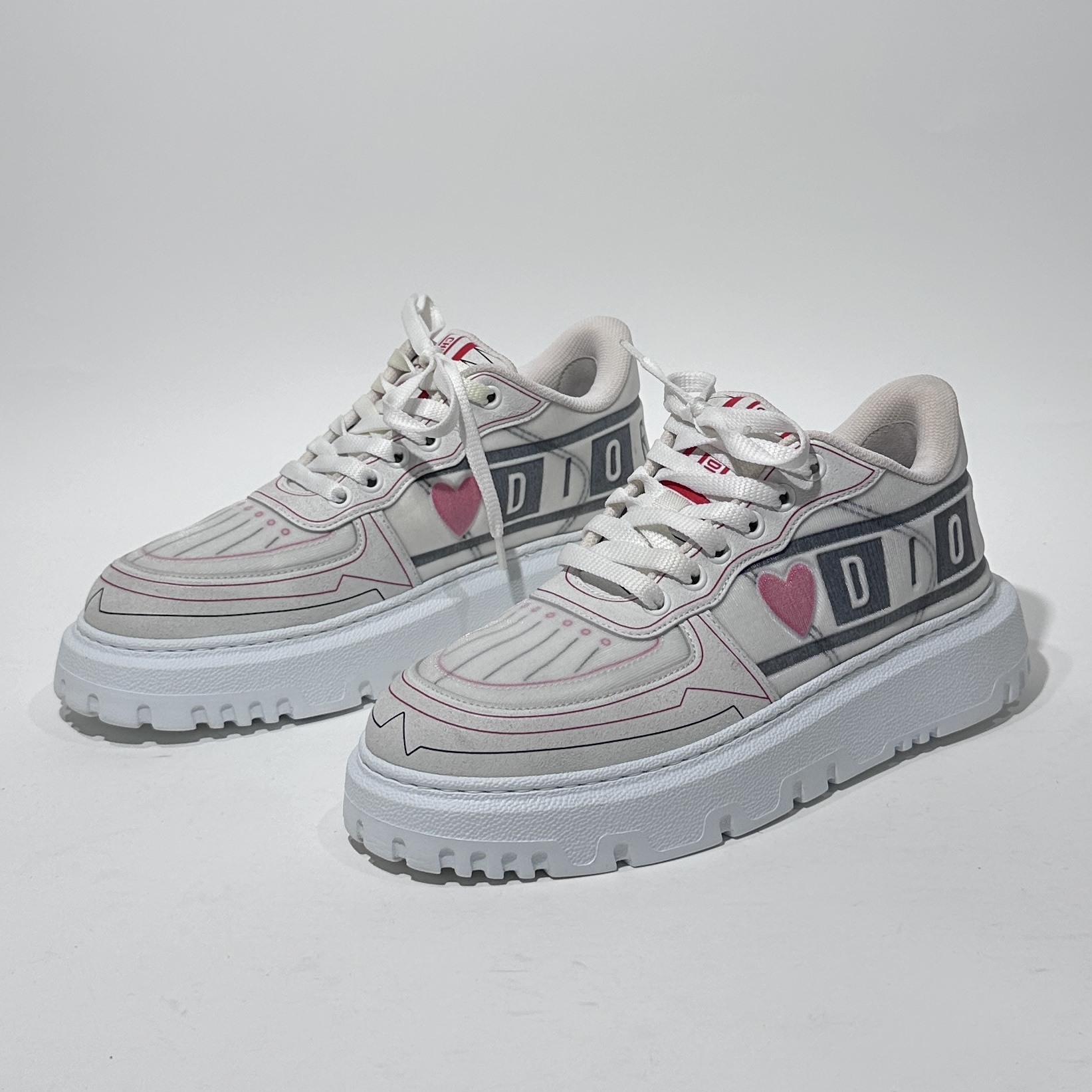 95新 DIOR/迪奥 37码 爱心印花时尚板鞋/ML01696