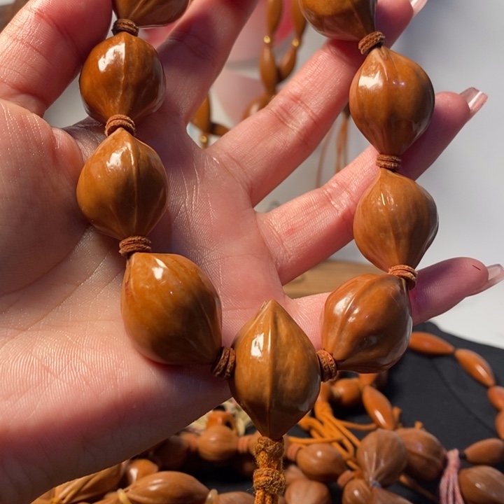 手串/手链橄榄核2.0三花铁盒