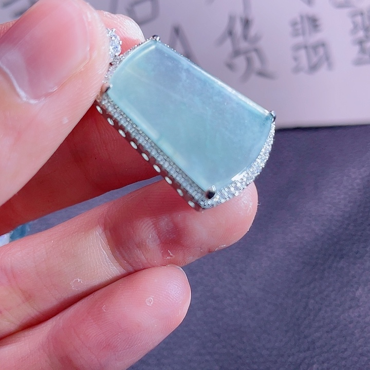 翡翠颈饰未镶嵌99999999