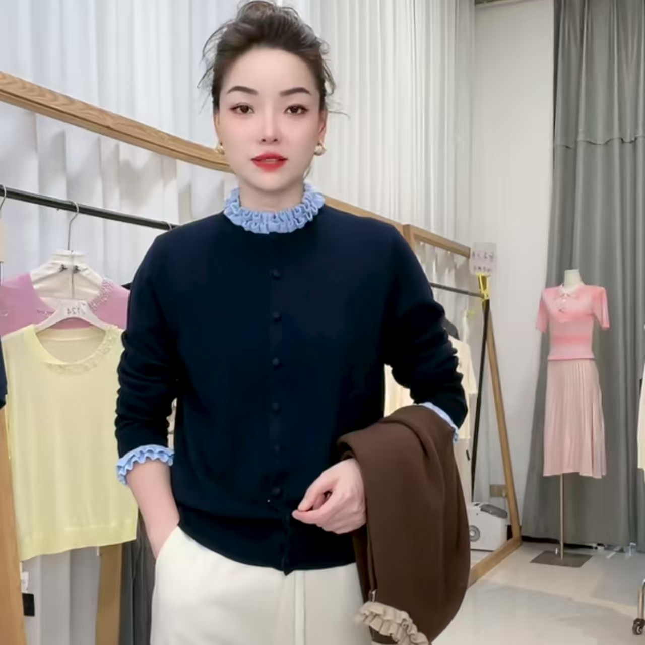 香煜 秋冬新款羊毛木耳领针织开衫宽松软糯上衣女   1812