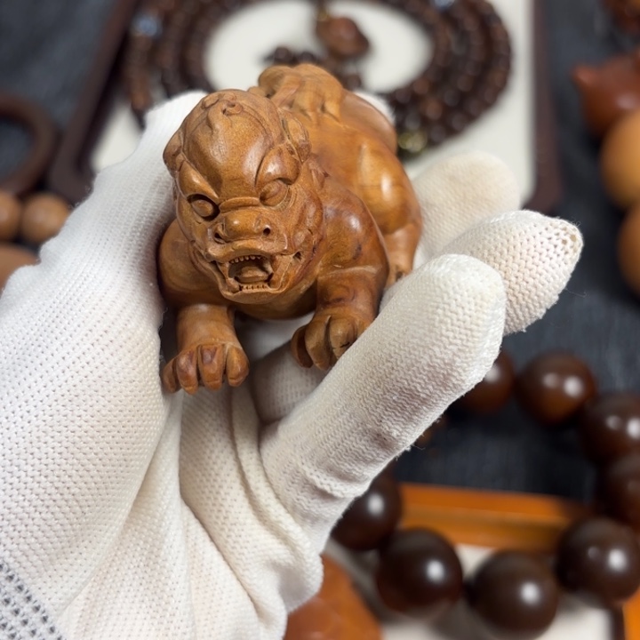 一***下檀香木印度老山檀摆件供奉奶香