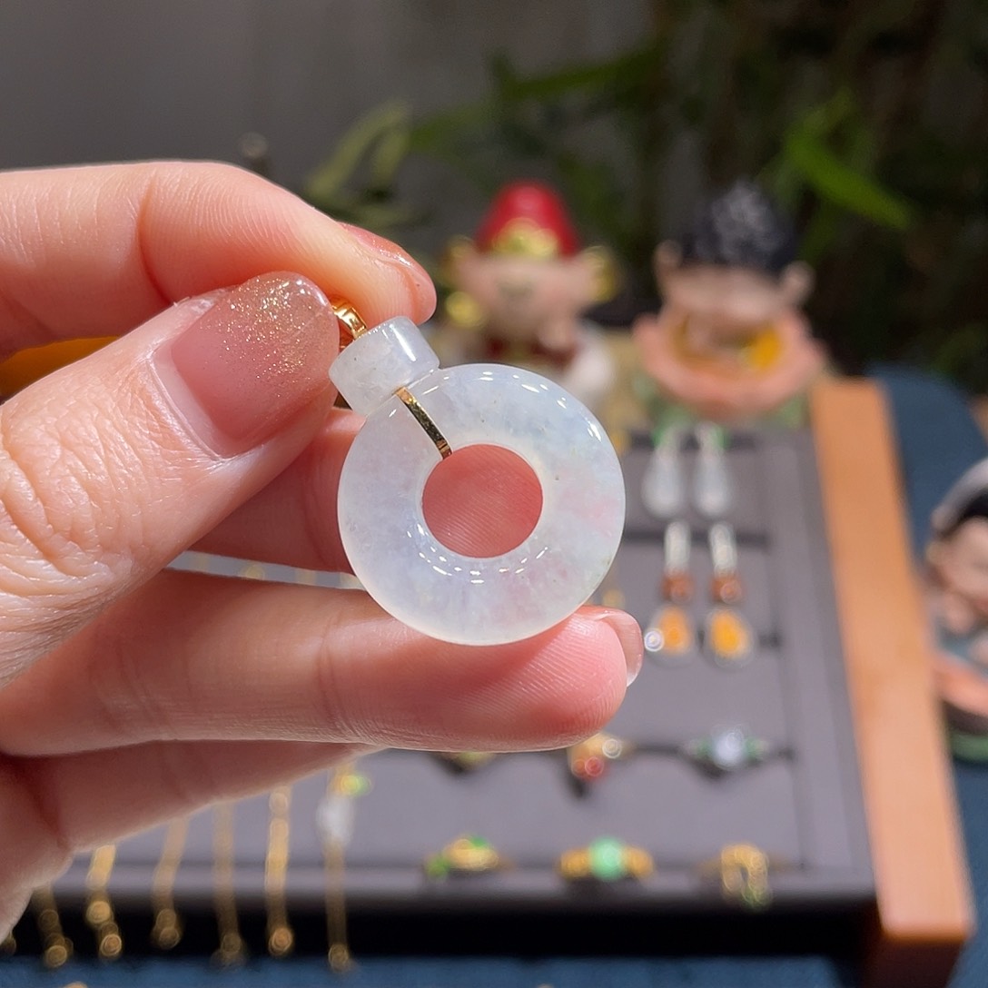 翡翠颈饰18K金镶嵌甜甜圈