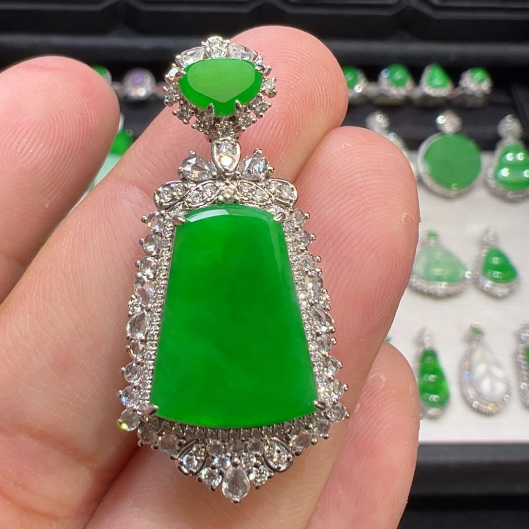 翡翠颈饰18K金镶嵌收货48小时鉴赏期