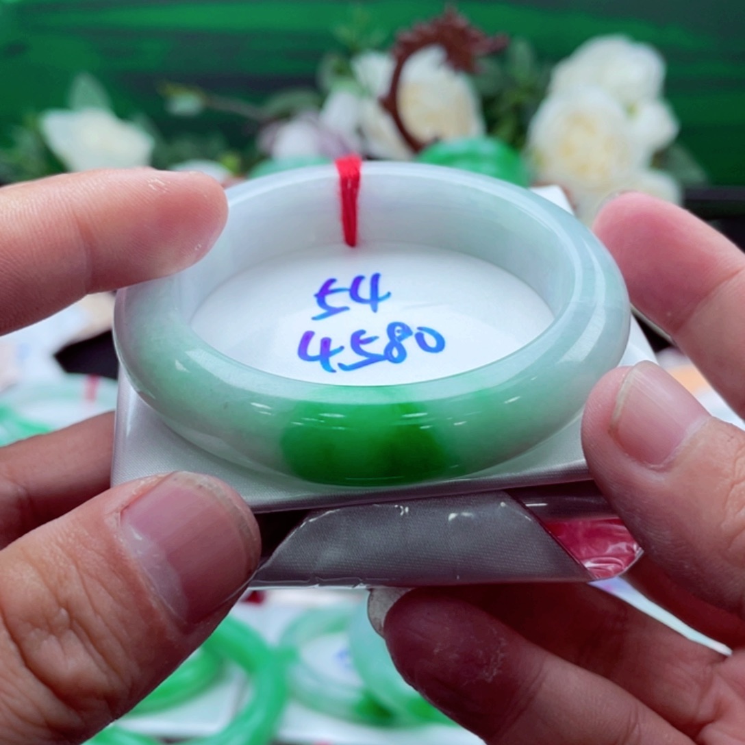 简****翡翠手镯未镶嵌翡翠