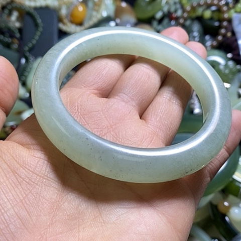 岫玉手镯未镶嵌60口径