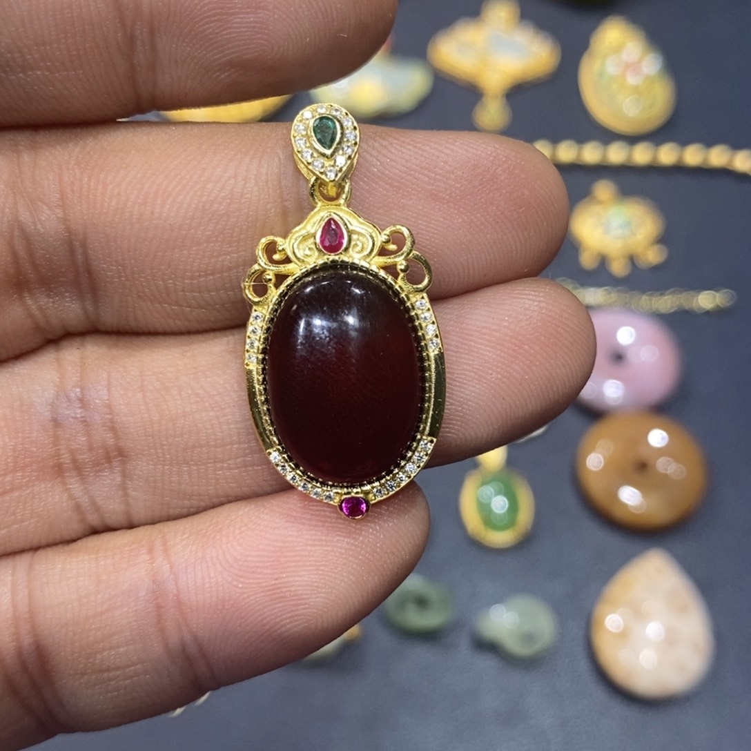 血珀颈饰银S925镀金镶嵌