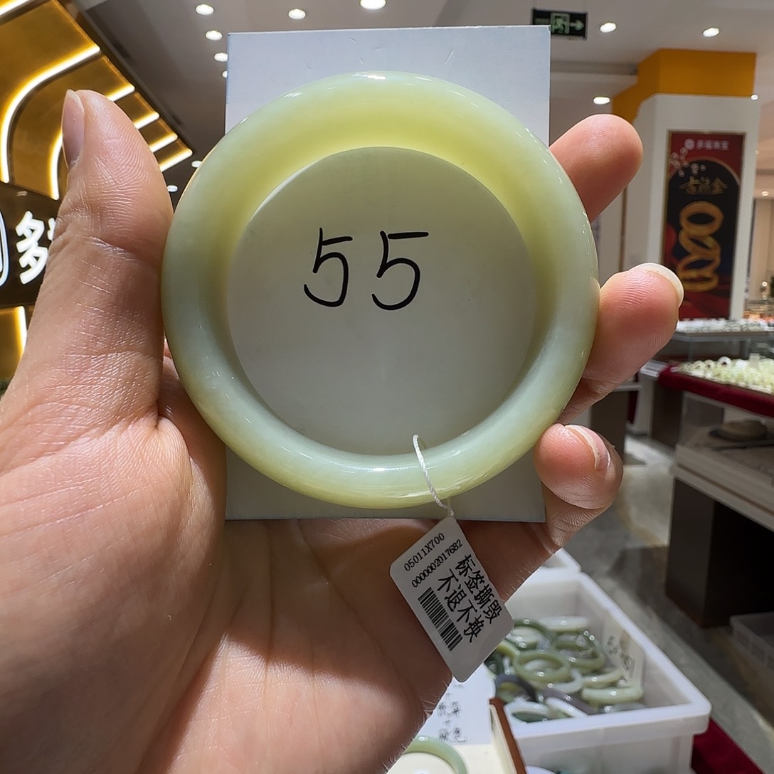 和田玉未镶嵌手镯08