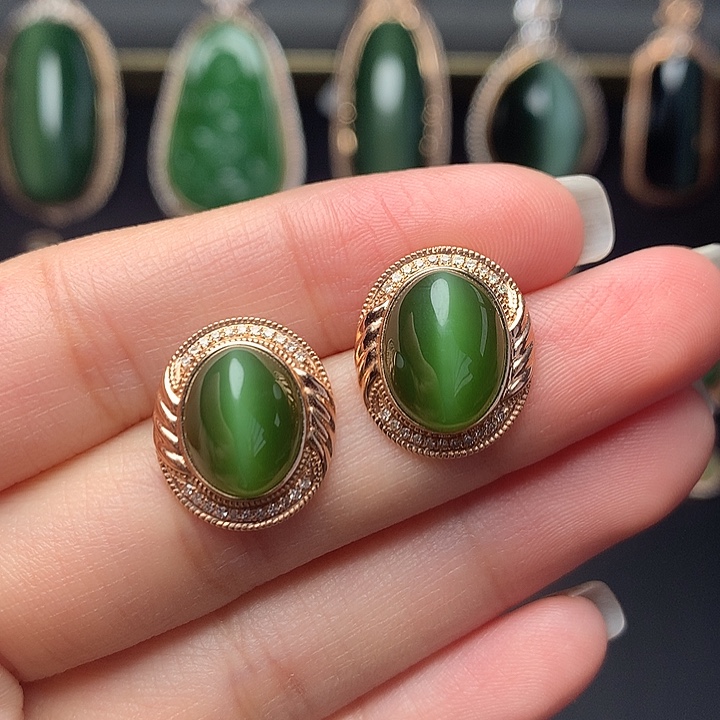 和田玉18K金镶嵌耳饰