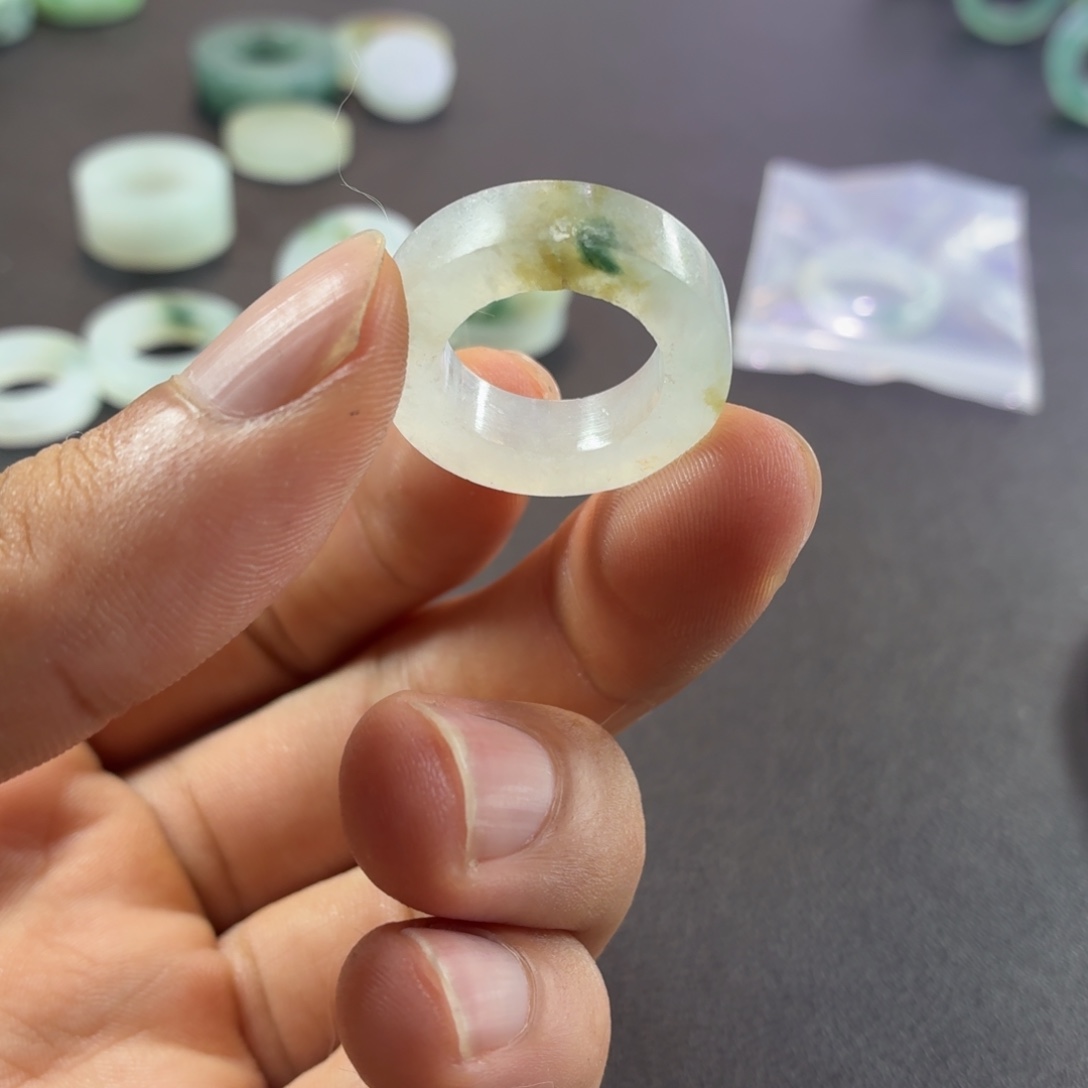 *****定制翡翠未镶嵌戒指
