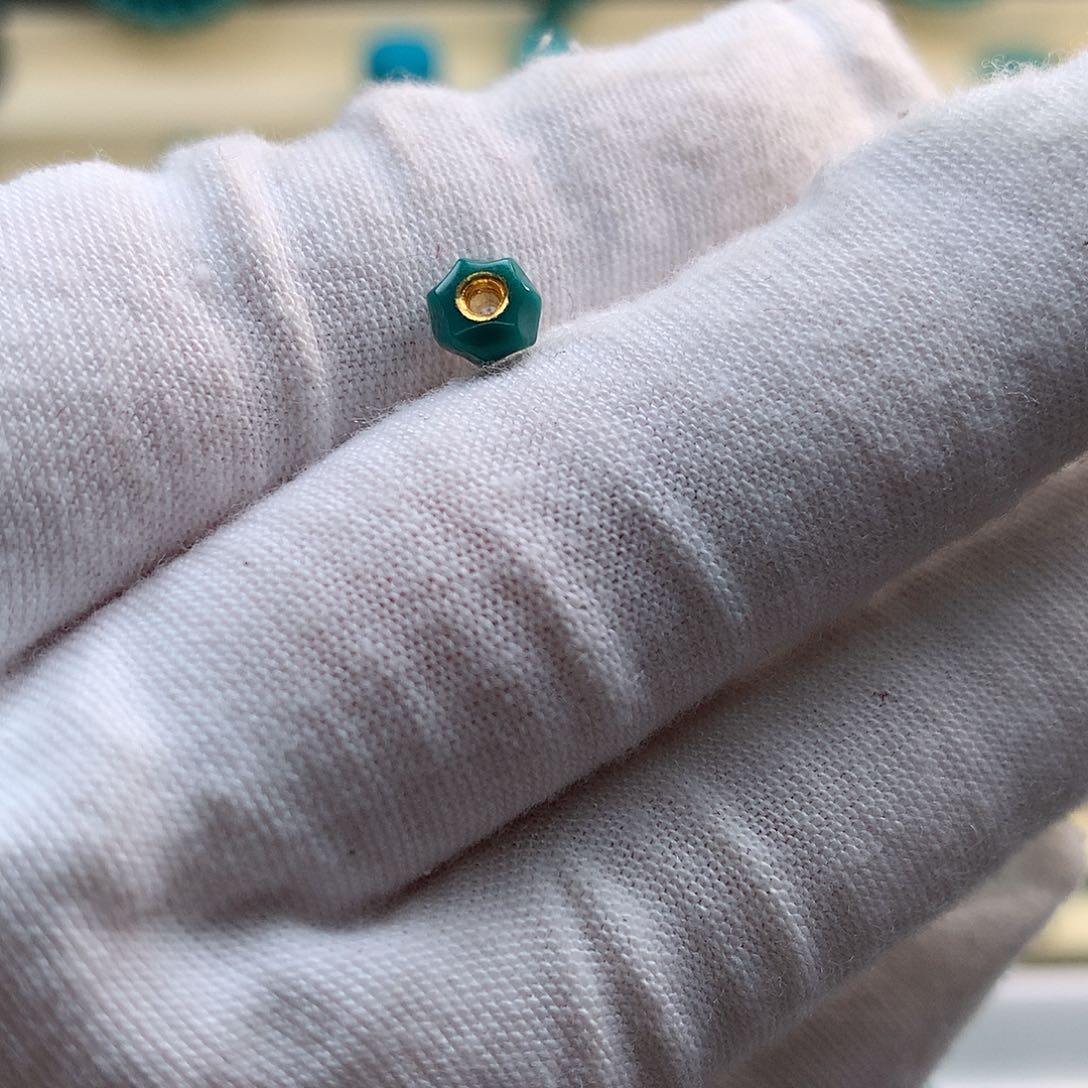 绿松石配饰未镶嵌