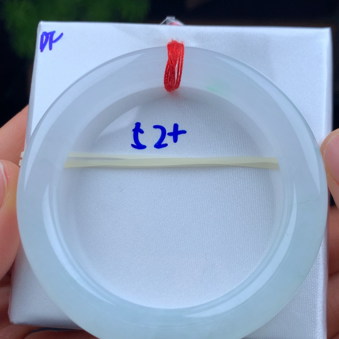 翡翠未镶嵌手镯白冰