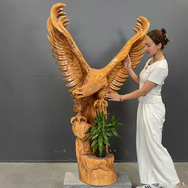 香樟木雄鹰展翅实木老鹰开业送礼根雕摆件大展宏图整体雕刻客茶厅