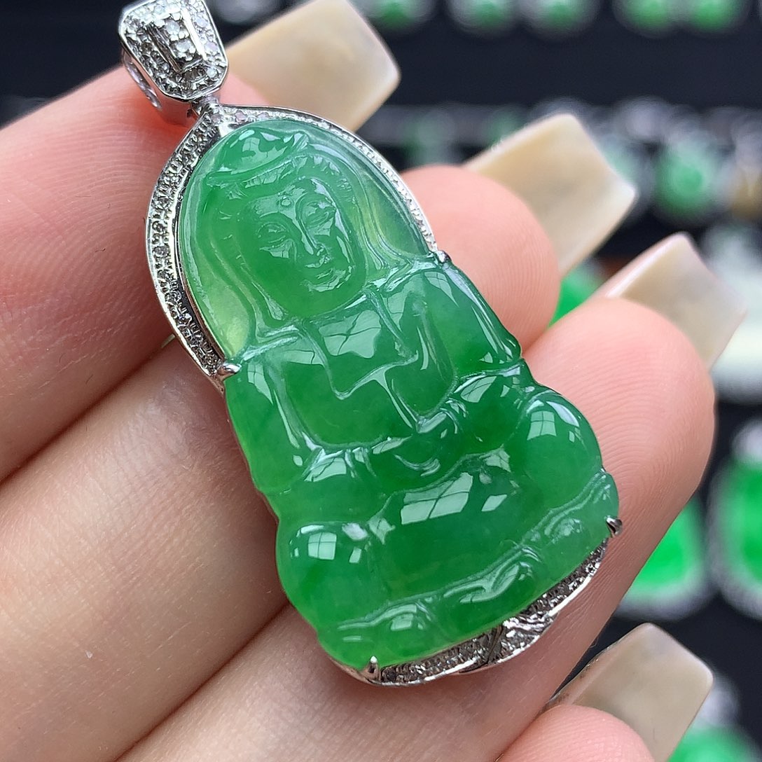 翡翠18K金镶嵌颈饰18k镶翡翠