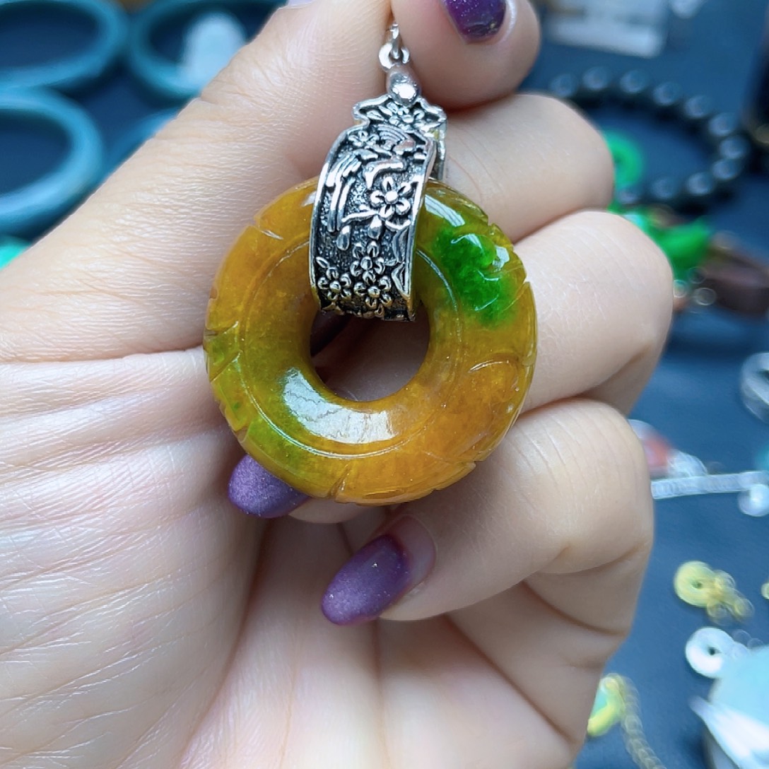 翡翠未镶嵌颈饰项链