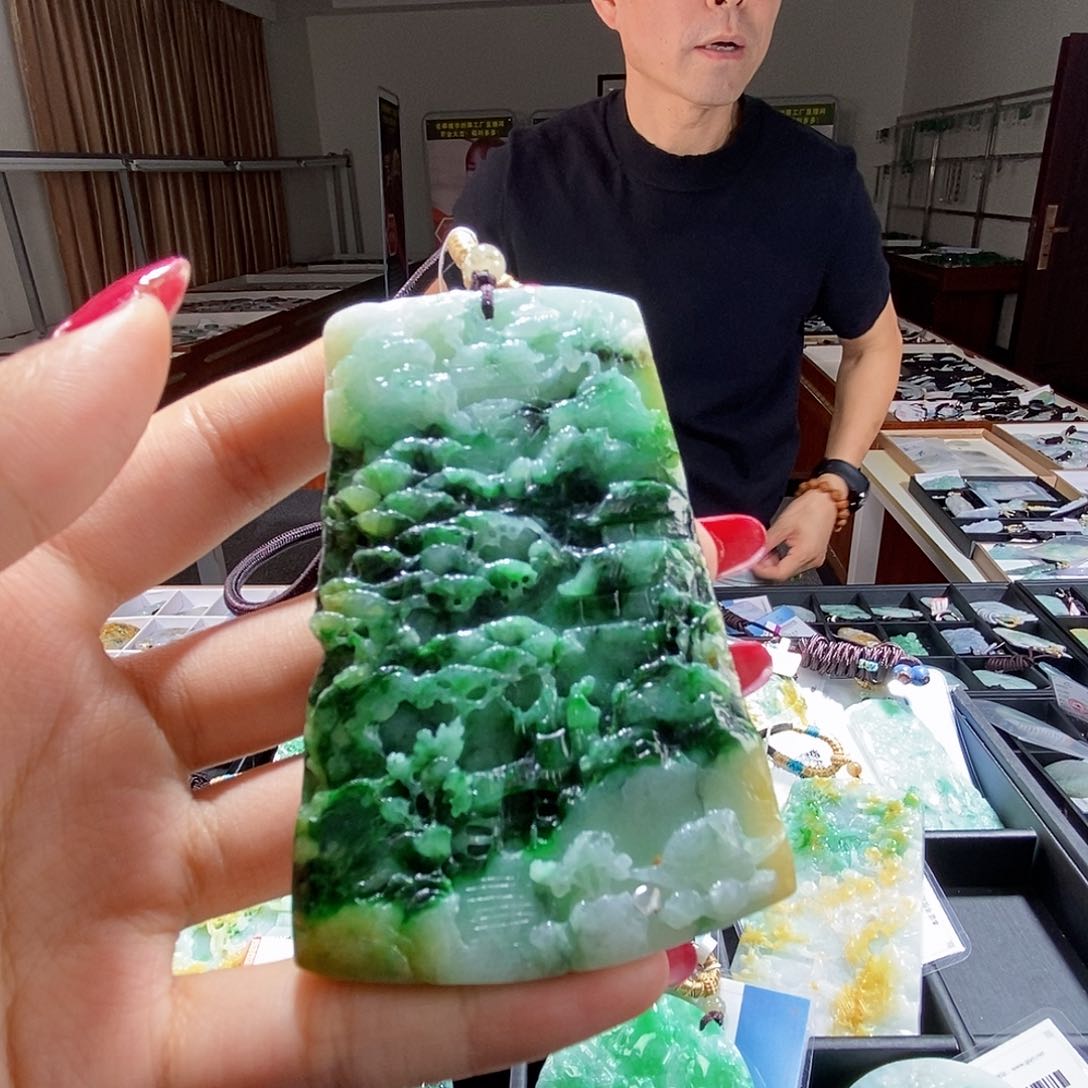 翡翠未镶嵌颈饰翡翠
