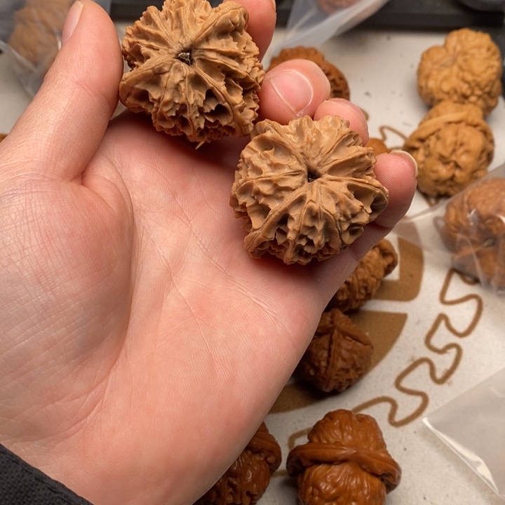 天***仔吊坠文玩核桃三愣