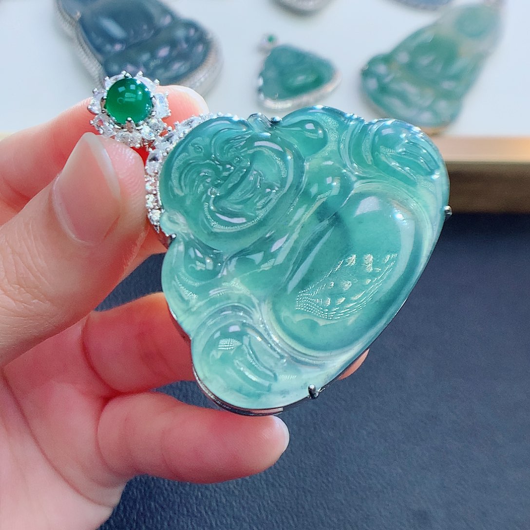 翡翠颈饰未镶嵌翡翠