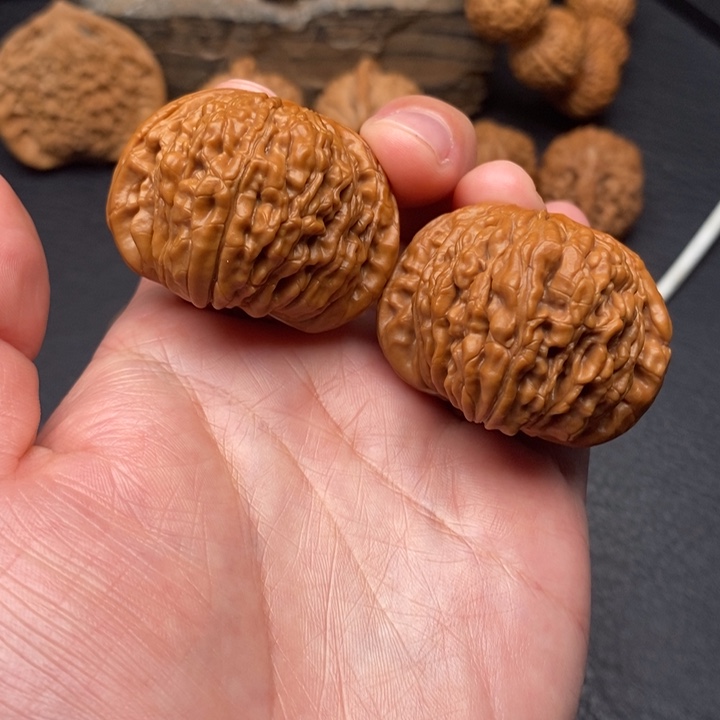 桃核把件尺寸39,9四座楼