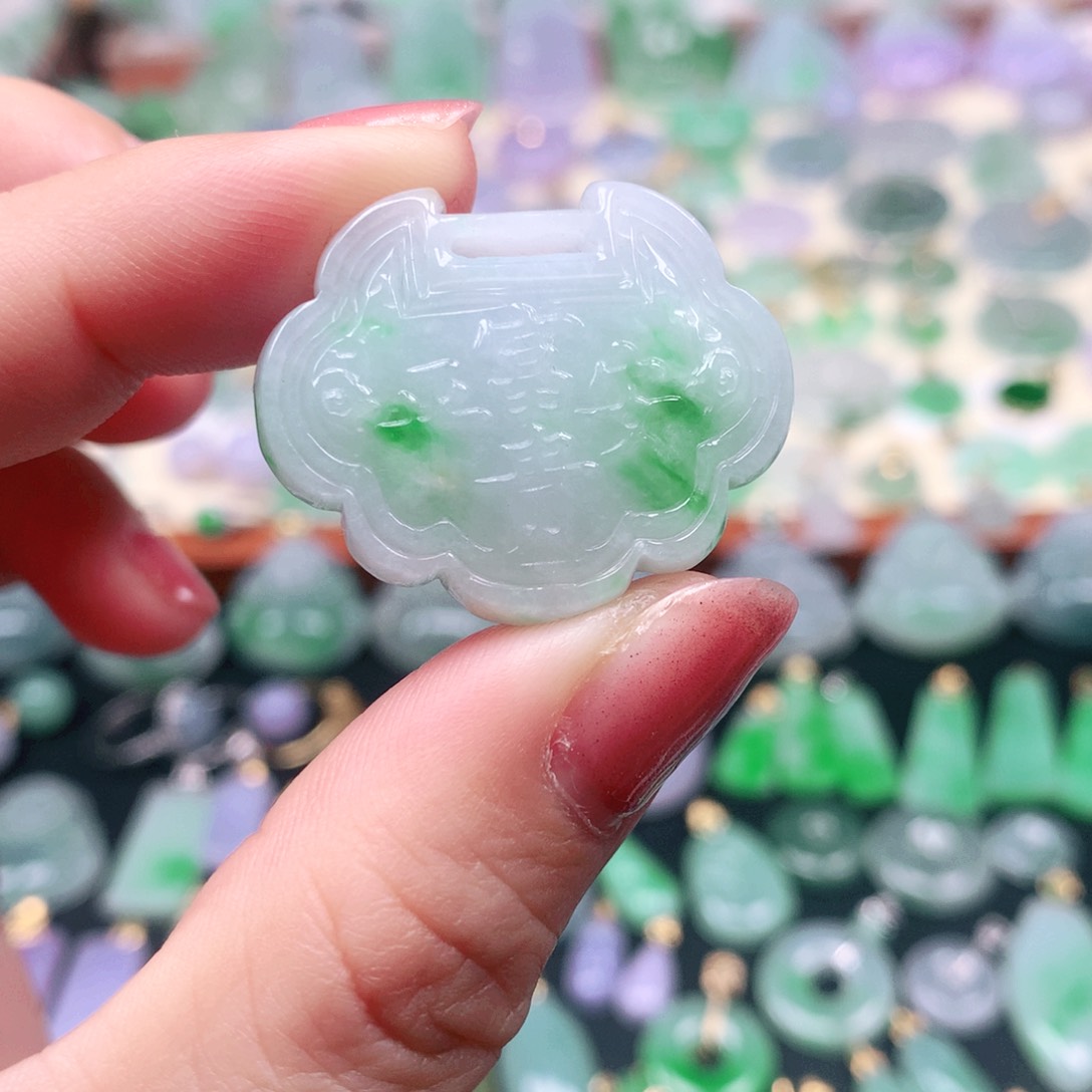 吊坠(不含链)未镶嵌翡翠