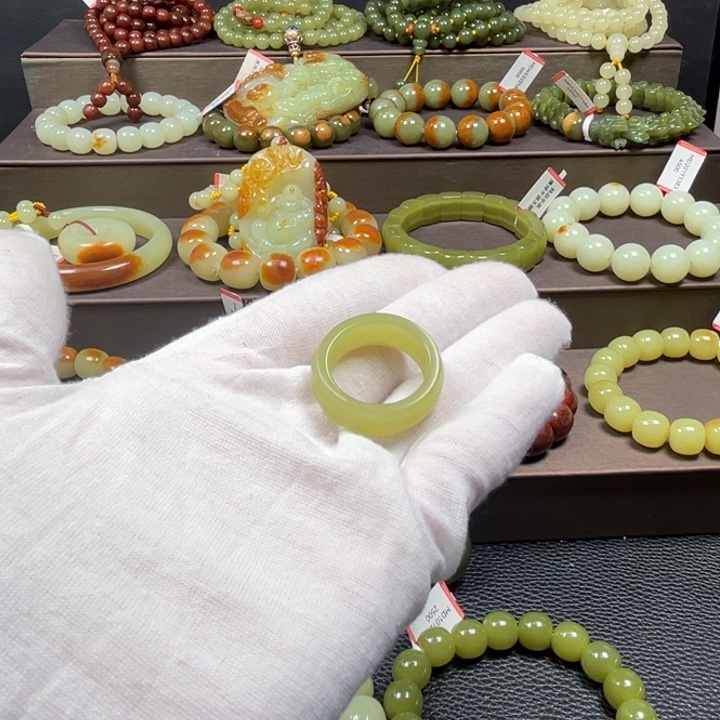 火***瓜透闪石质玉未镶嵌戒指