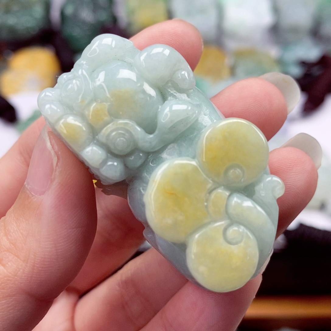 翡翠颈饰未镶嵌翡翠