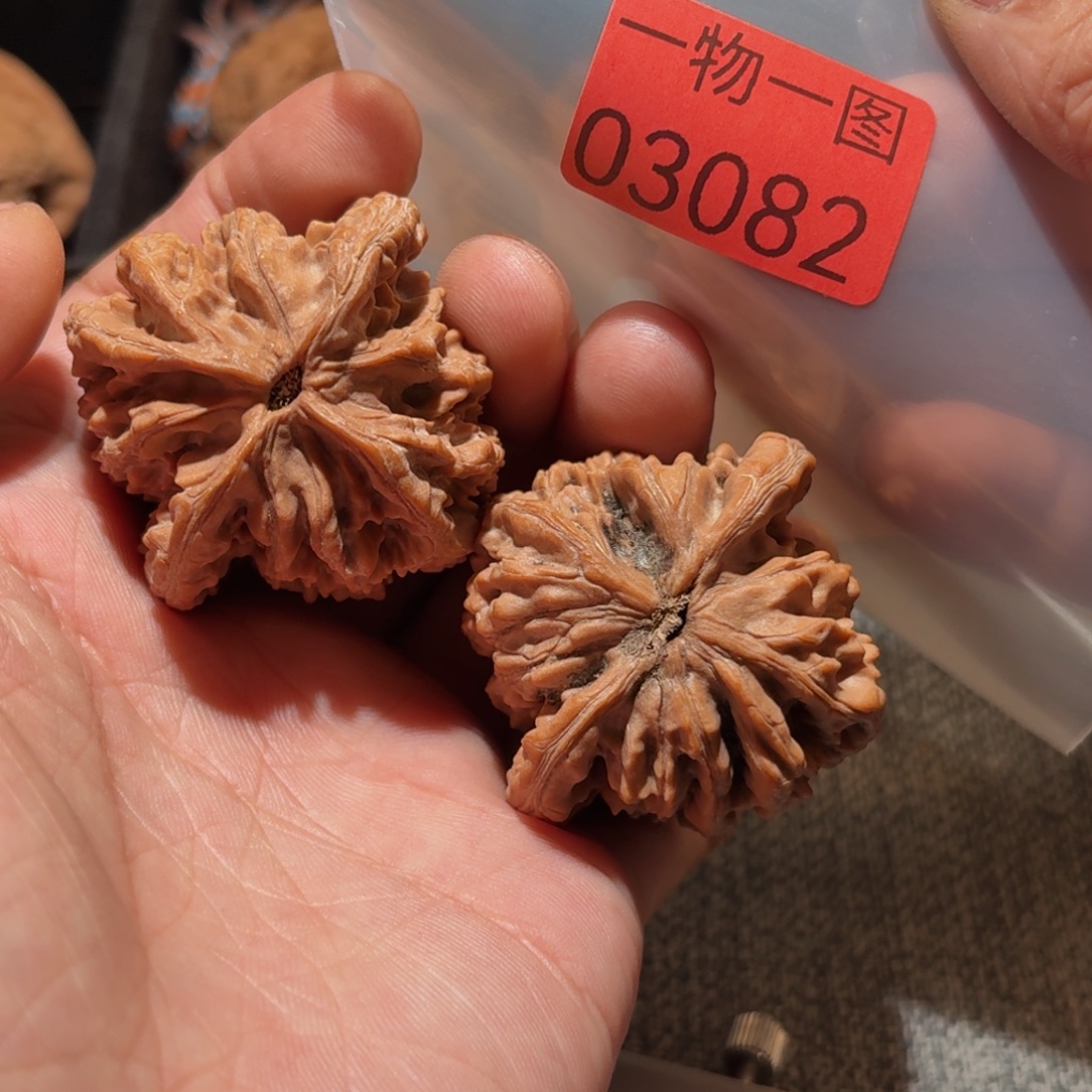 文玩核桃把件虎头