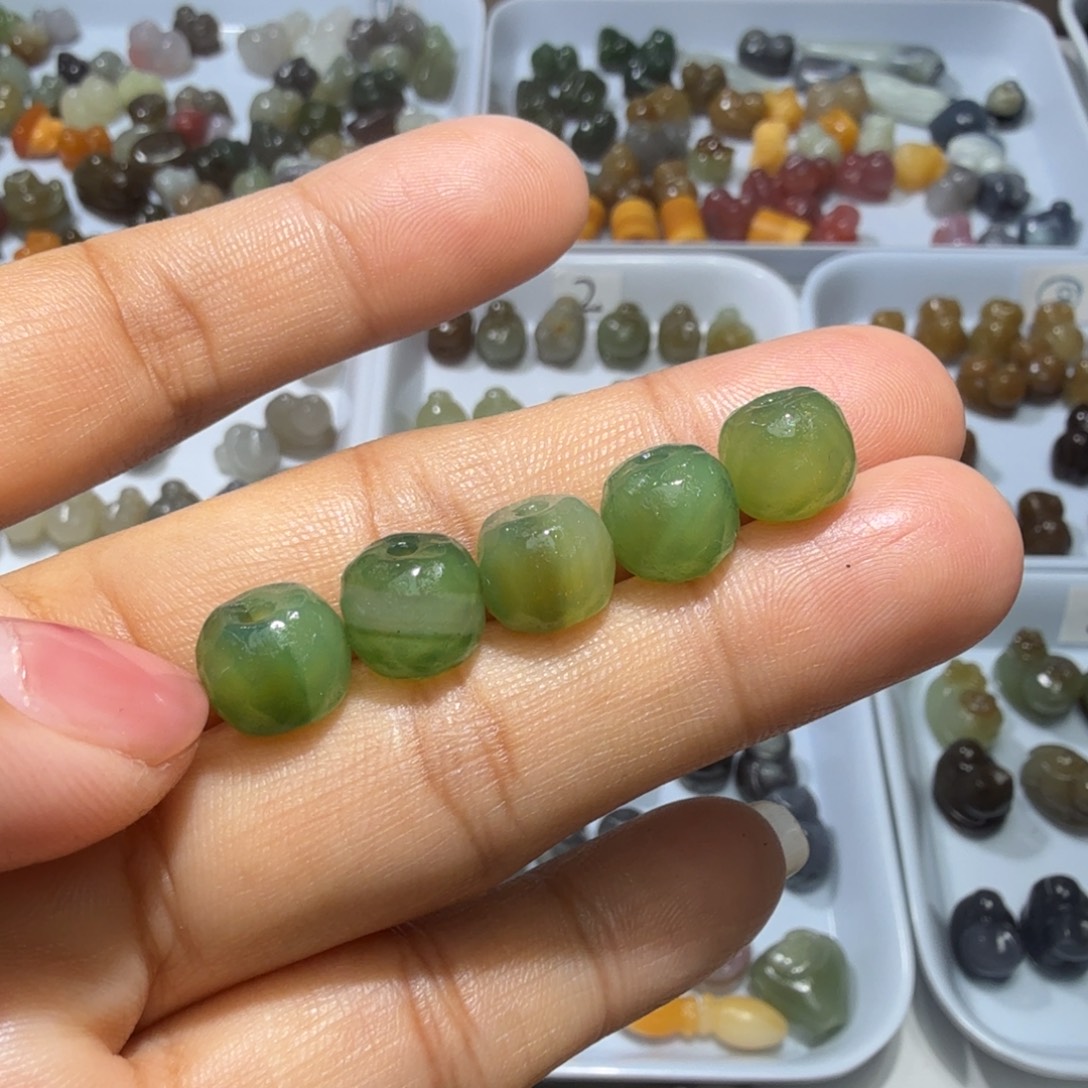 和田玉未镶嵌珠宝奇石