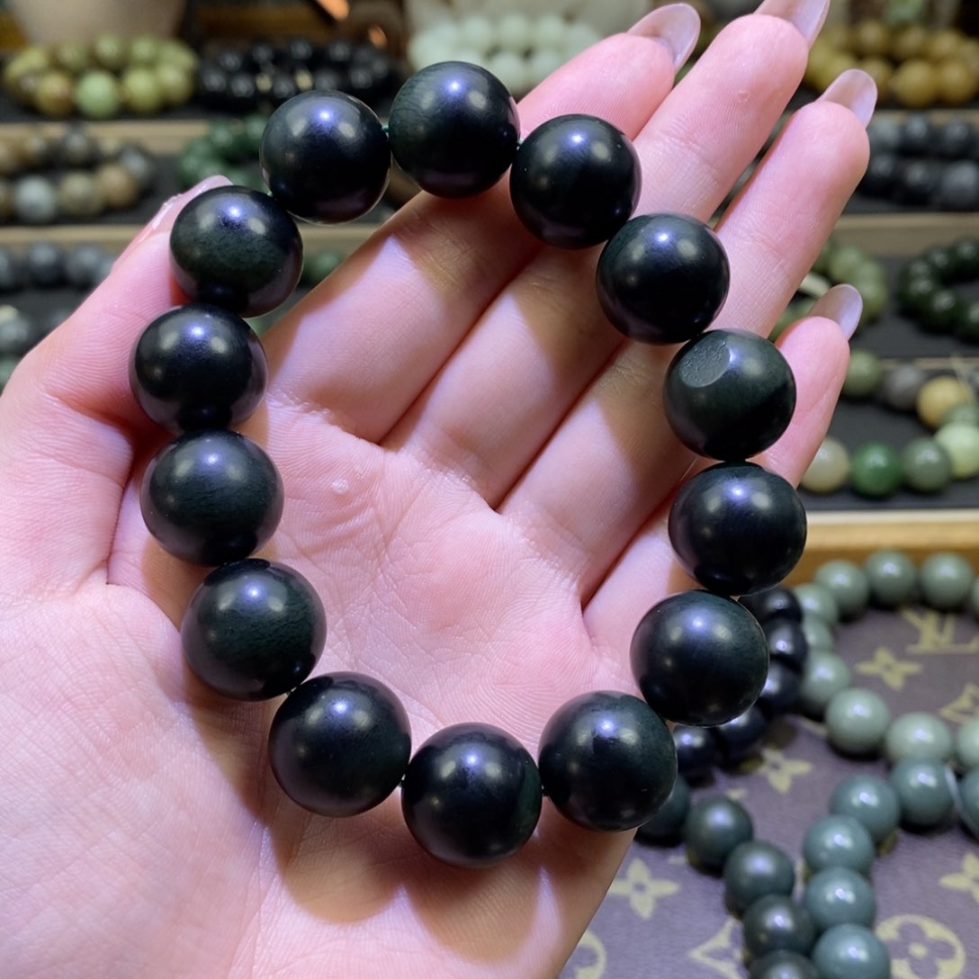 和田玉手串未镶嵌