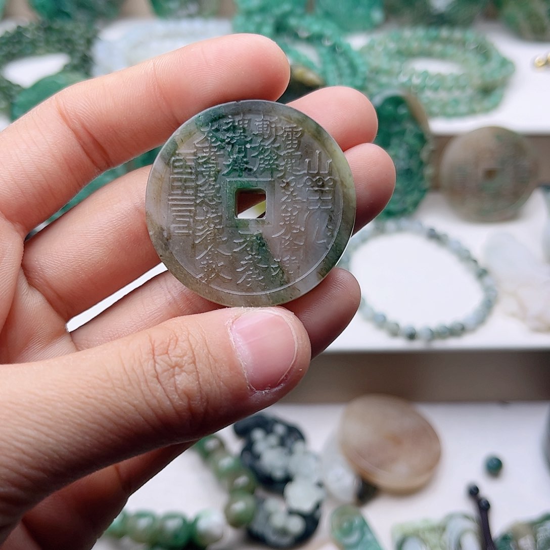 独山玉挂件未镶嵌念*