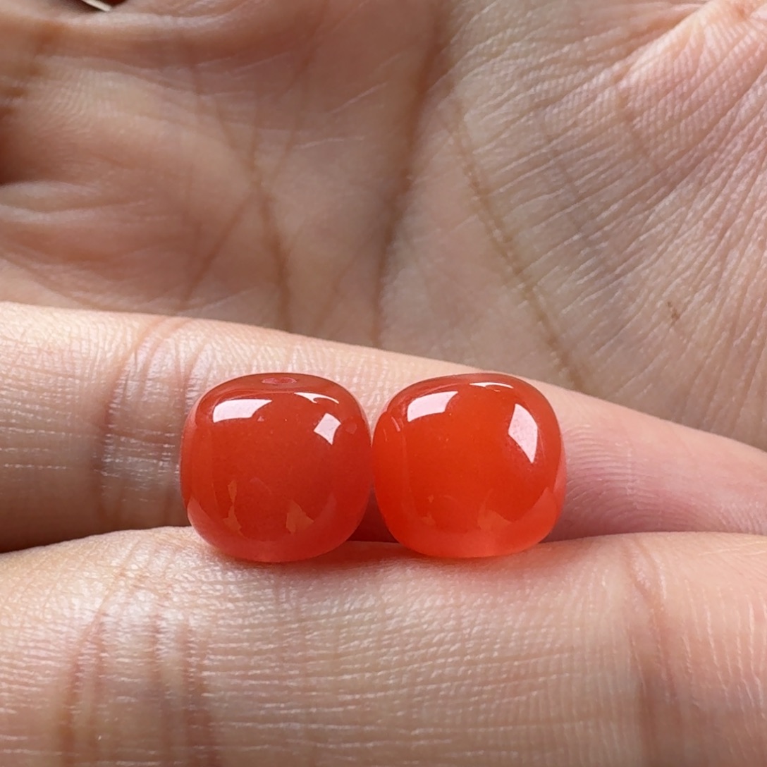 南红玛瑙未镶嵌对珠9.8*8.7