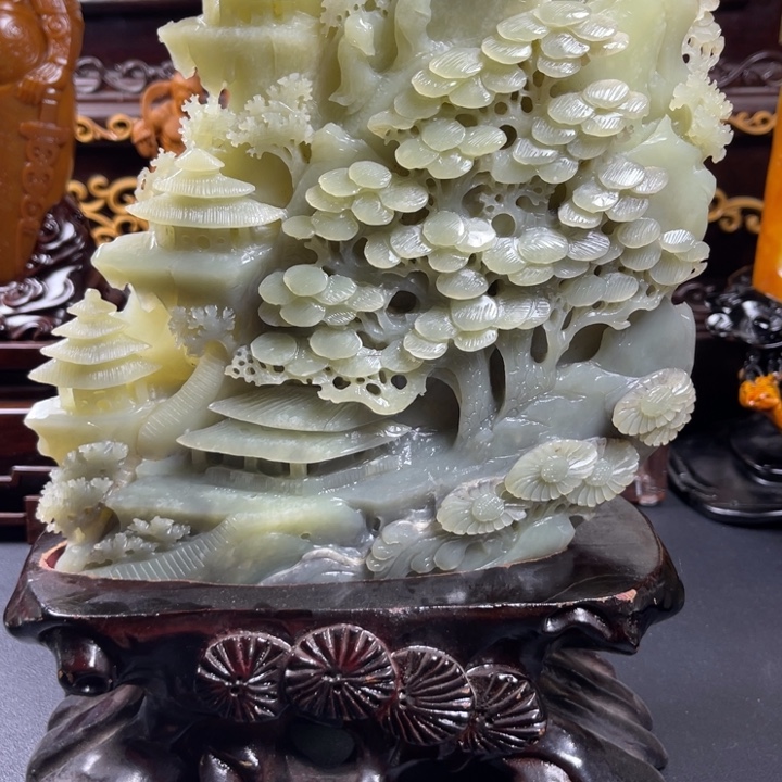 虽***之和田玉未镶嵌摆件