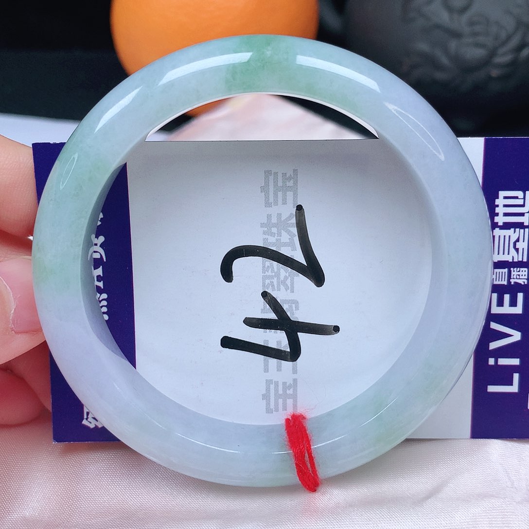 翡翠手镯未镶嵌58圈口