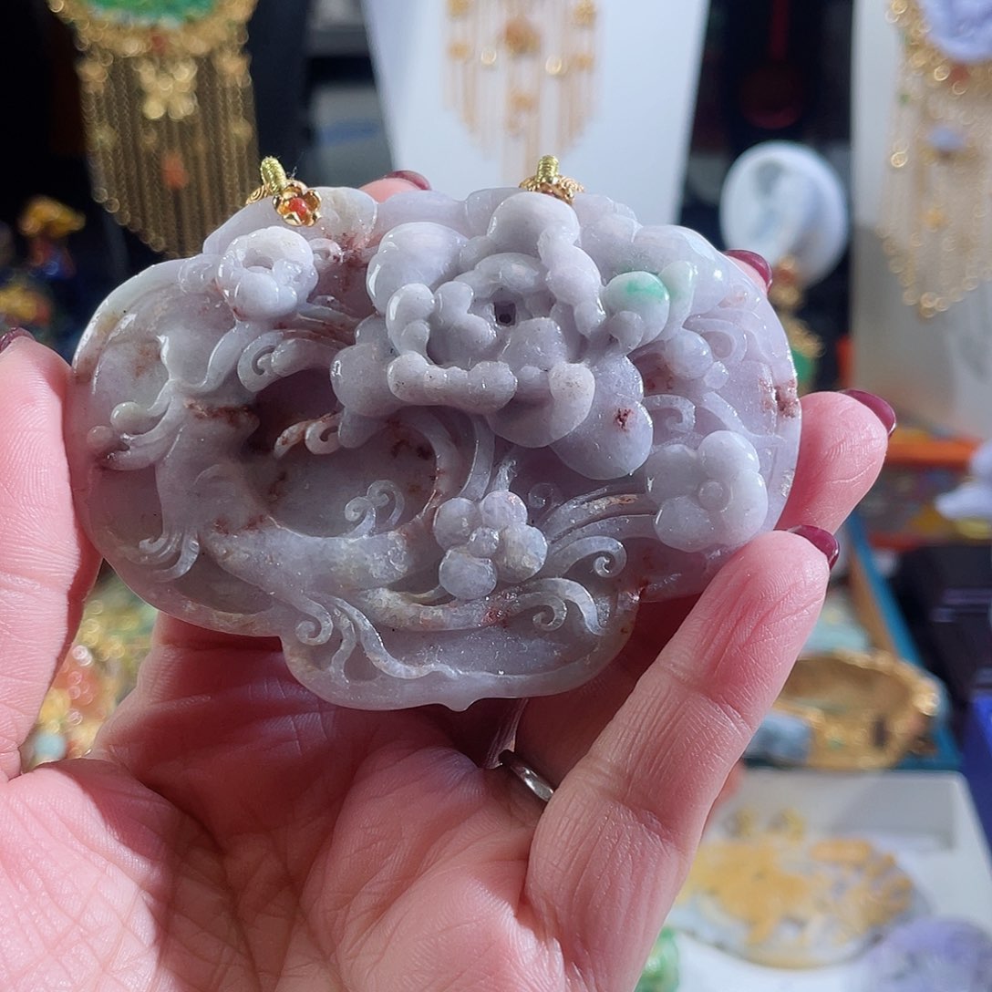 翡翠颈饰未镶嵌翡翠老料子的锁牌