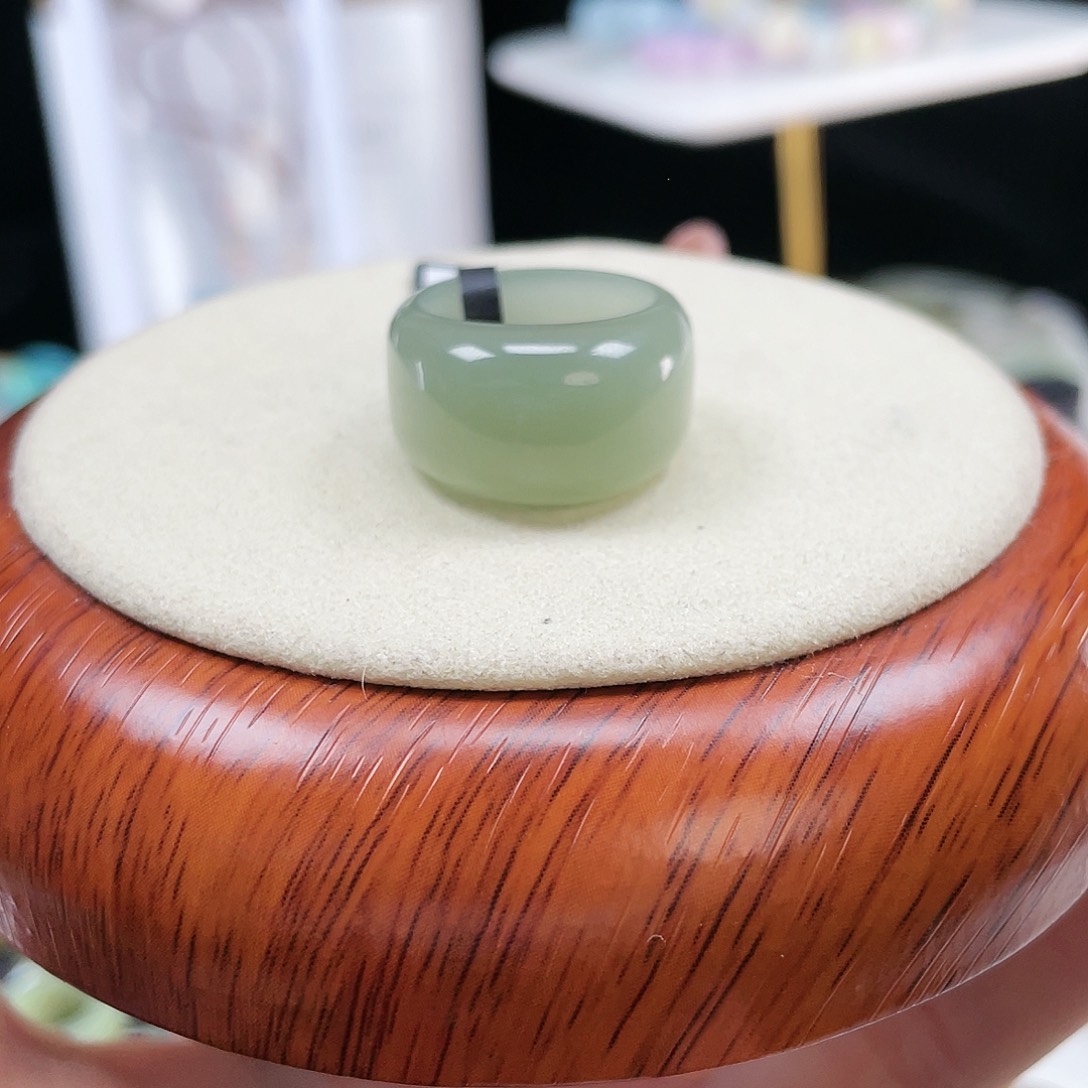 和田玉未镶嵌戒指P14冰透绿馒头16.8不退换