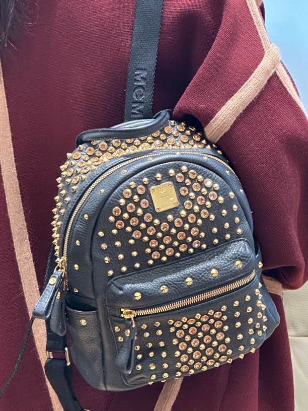 95新 MCM MCM 铆钉款双肩包