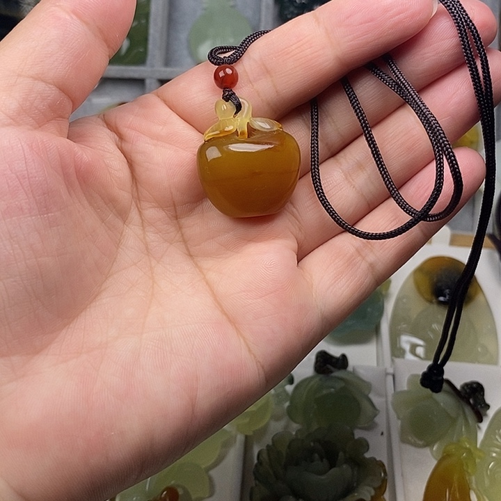 未镶嵌蛇纹石玉吊坠(不含链)