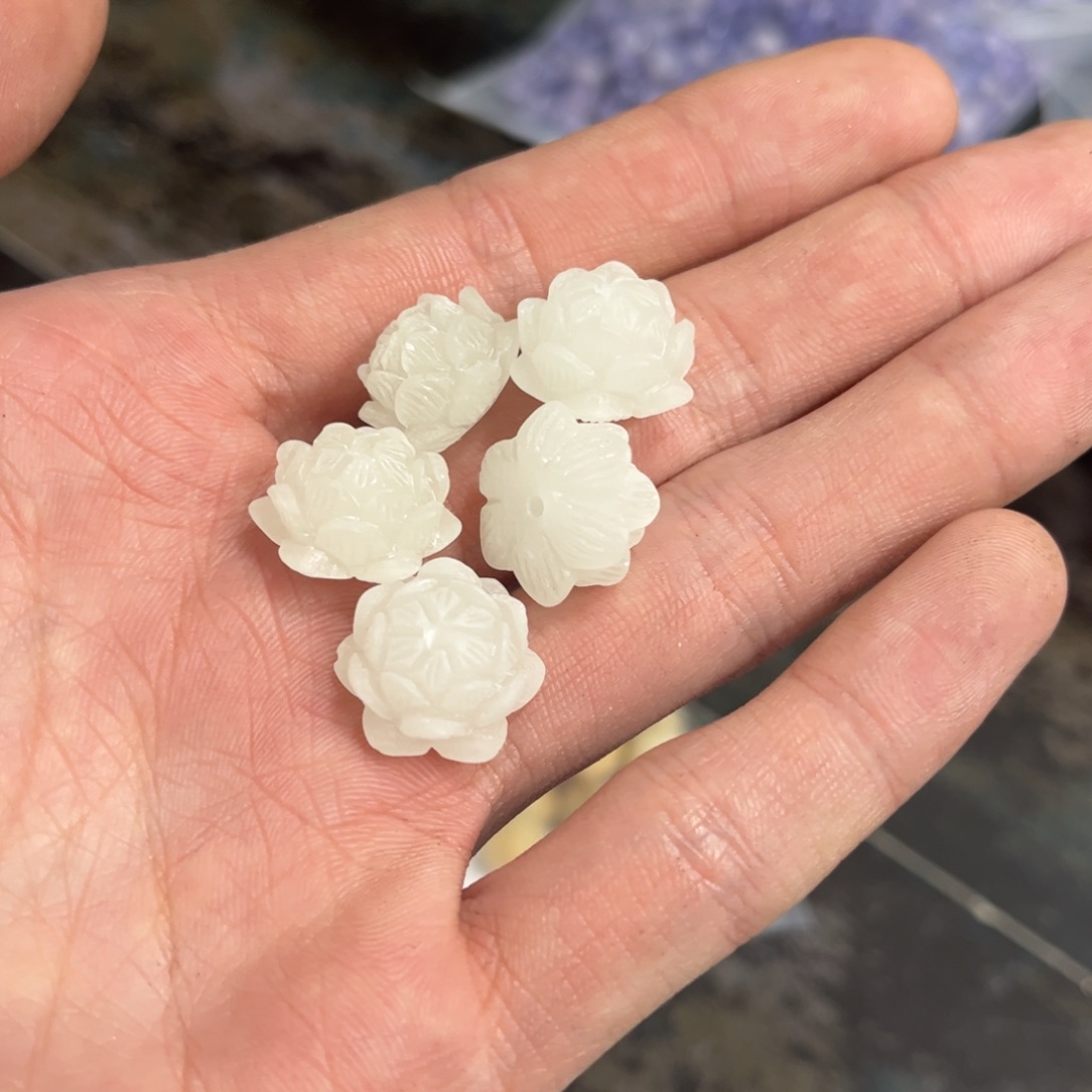 【闪购商品】白玉菩提吊坠c16/10+1颗夜光莲花