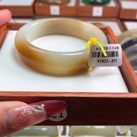 和田玉手镯未镶嵌54