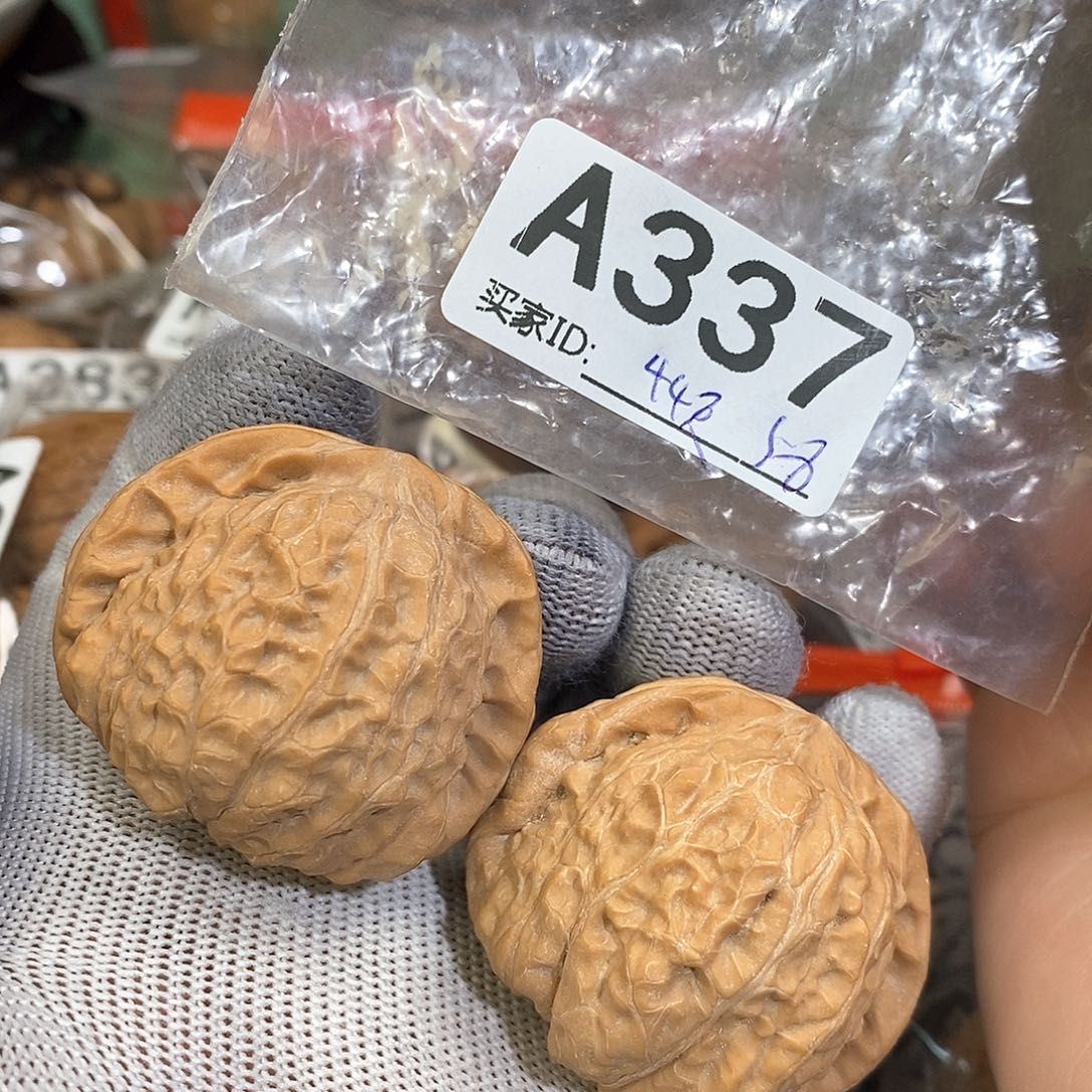 桃核把件44尺南瓜。